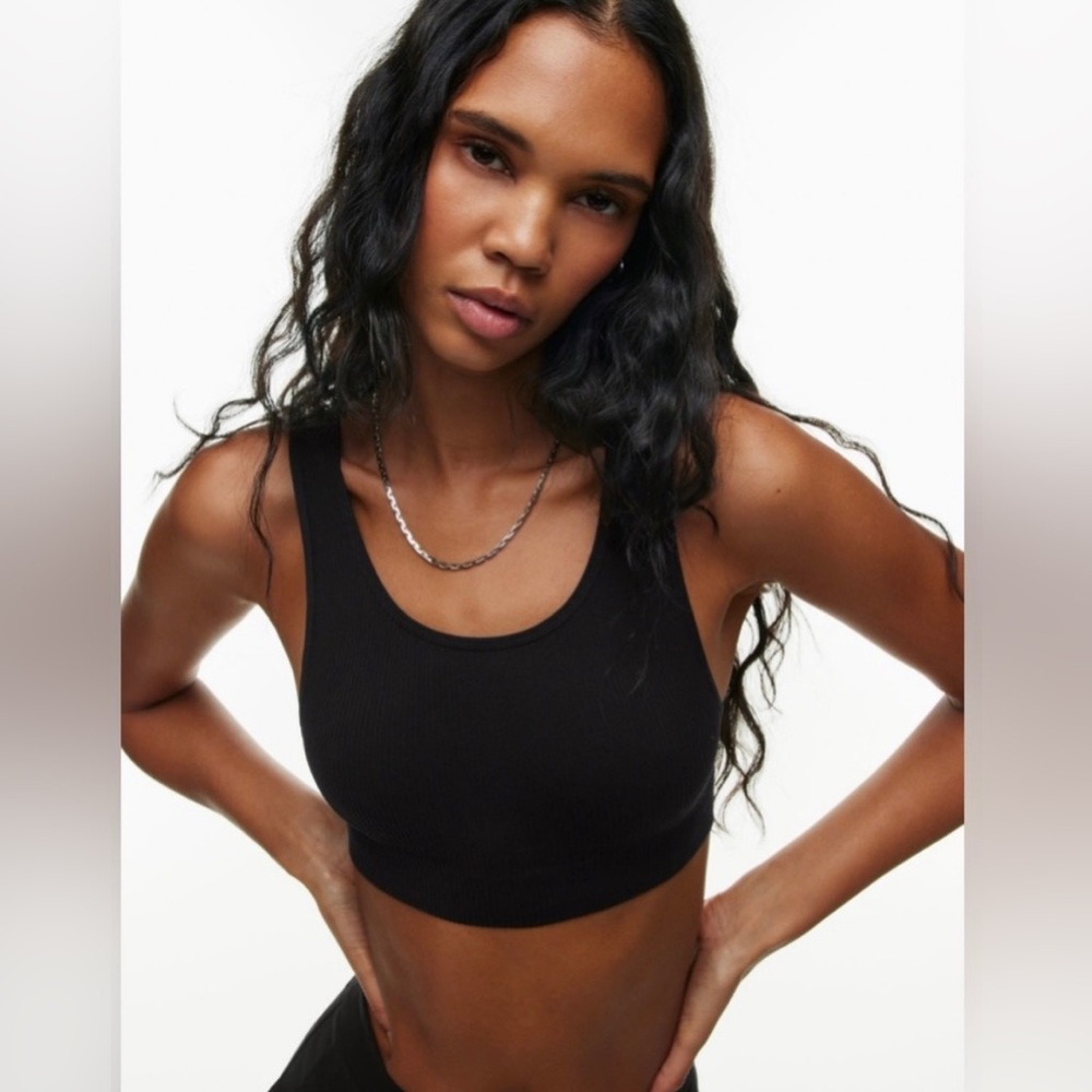 Aritzia Sunday Best SinchSeamless™ Rib Bra Top